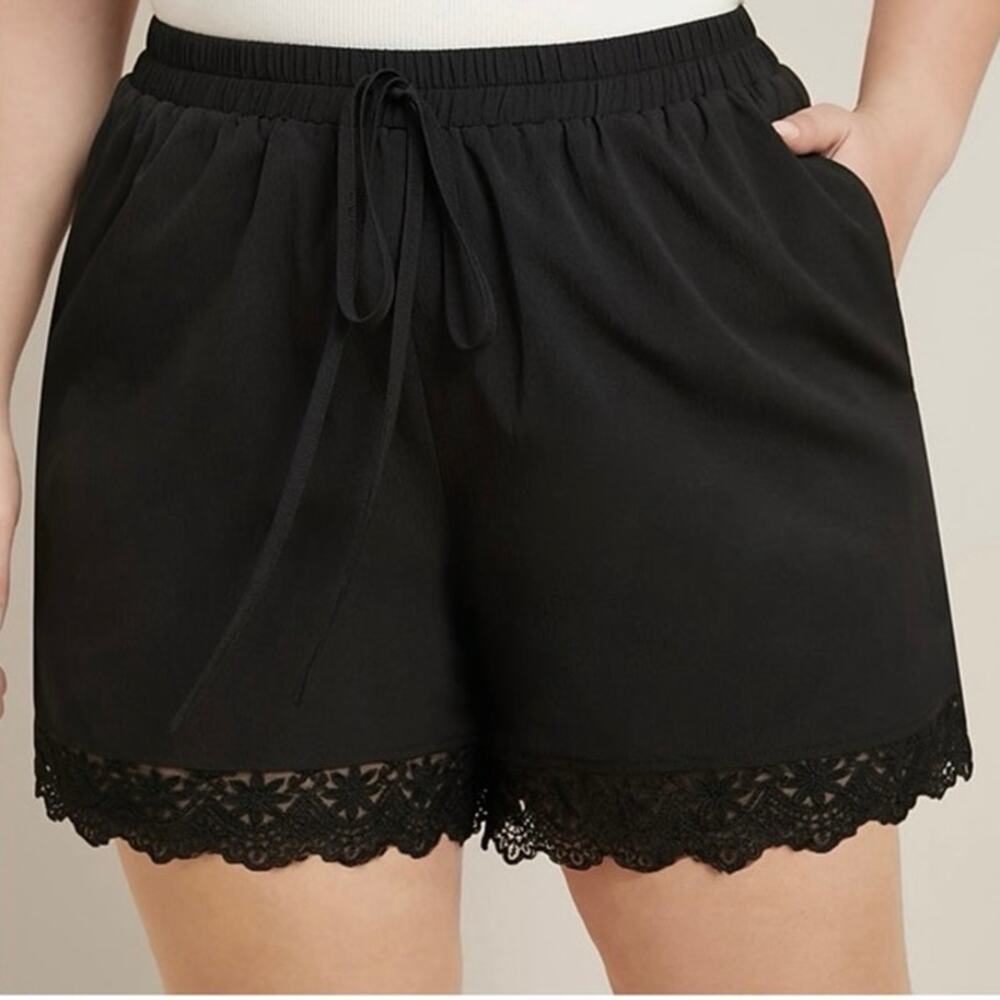 BloomChic black shorts - Size 2X (18/20)